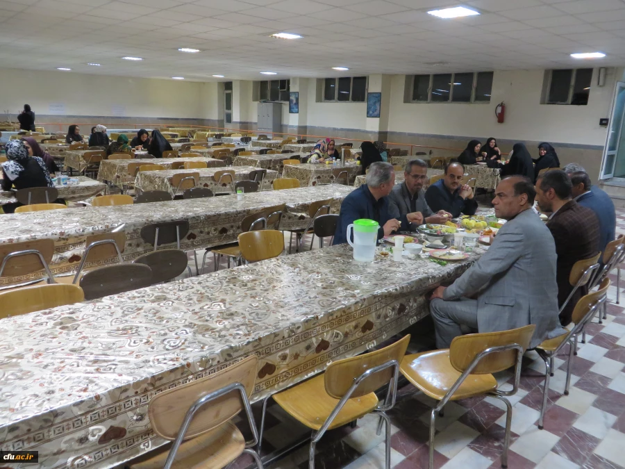 حضور سرپرست مدیریت استان و صرف افطاری ساده در کنار دانشجو معلمان پردیس شهید باهنر همدان