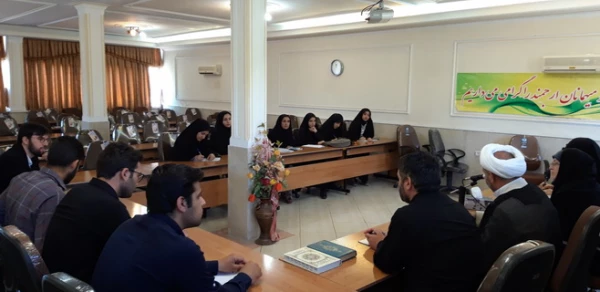 دیدار سرپرست امور پردیس های استان قزوین با مسئولین تشکل های دانشجویی درخصوص تبیین بیانیه گام دوم انقلاب اسلامی 7