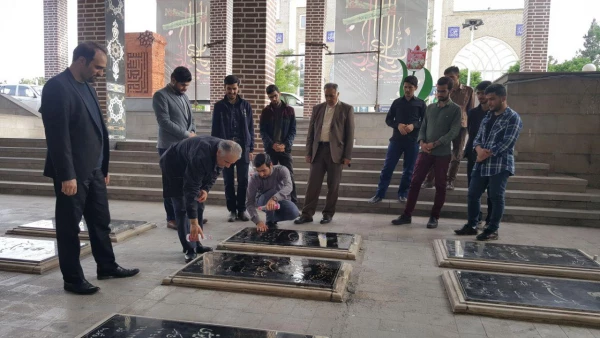 حضور دانشجومعلمان دانشگاه فرهنگیان آذربایجان شرقی در مزار شهدا