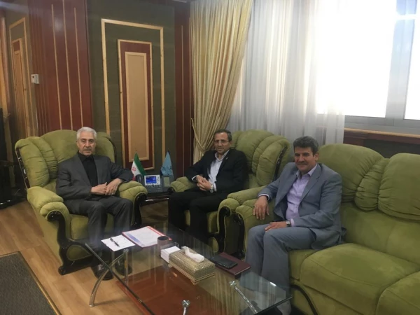 گفتگوی صمیمی وزیر علوم تحقیقات و فناوری و معاون پژوهشی و فناوری دانشگاه فرهنگیان کشور
 2