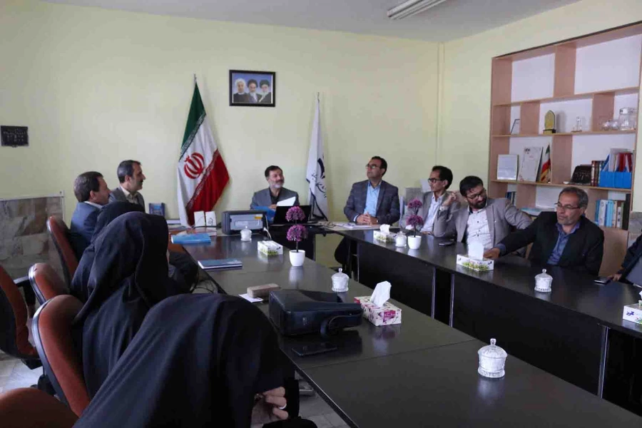 برگزاری کارگاه آموزشی سند تحول و آشنایی با عقاید و گروه های انحرافی و راه های مقاله با آن ویژه کارکنان و اعضاء هیات علمی در پردیس امام جعفر صادق(ع) 4