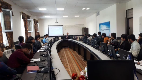 نشست علمی- تخصصی تجربه زیسته در سیستم آموزشی مدارس خارج از کشور (شبه قاره هند) توسط استاد نیرومی زاده 6