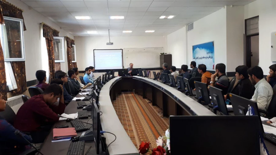 نشست علمی- تخصصی تجربه زیسته در سیستم آموزشی مدارس خارج از کشور (شبه قاره هند) توسط استاد نیرومی زاده 6