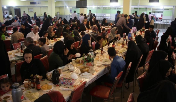 مراسم ضیافت افطاری اساتید و کارکنان دانشگاه فرهنگیان استان کرمان برگزار شد.