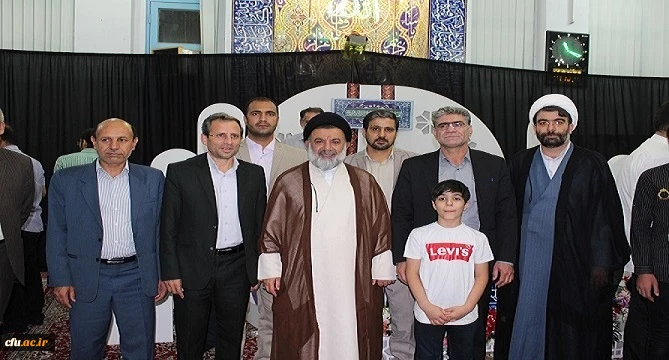 حضور معاونت پژوهش و فناوری دانشگاه فرهنگیان کشور و جمعی از مسئولین دانشگاه فرهنگیان لرستان در جلسه تفسیر قرآن نماینده ولی فقیه استان لرستان