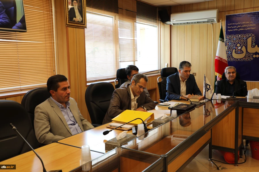 معاون آموزشی وتحصیلات تکمیلی:

تولید محتوای آموزش الکترونیک، گامی در راستای یادگیری اثر بخش است 5