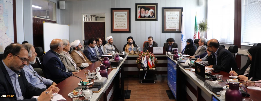 دکتر خنیفر در آیین تقدیر از عوامل اجرایی برگزاری بخش دانشگاهی بیست و هفتمین نمایشگاه قران کریم:

برگزاری بخش دانشگاهی کاری اثر گذار بود که با توجه به وجه علمی با دل مراجع سروکار داشت 2