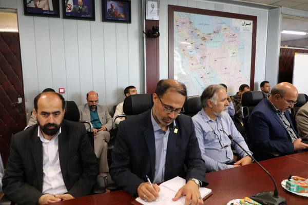 دکتر خنیفر در آیین تقدیر از عوامل اجرایی برگزاری بخش دانشگاهی بیست و هفتمین نمایشگاه قران کریم:

برگزاری بخش دانشگاهی کاری اثر گذار بود که با توجه به وجه علمی با دل مراجع سروکار داشت 4