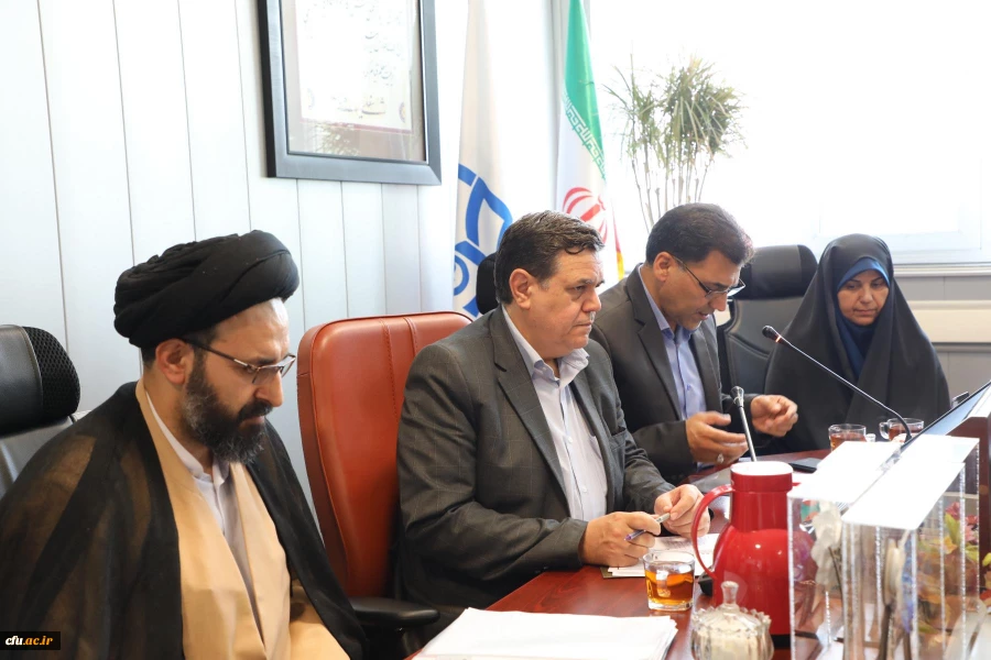 دکتر خنیفر در آیین تقدیر از عوامل اجرایی برگزاری بخش دانشگاهی بیست و هفتمین نمایشگاه قران کریم:

برگزاری بخش دانشگاهی کاری اثر گذار بود که با توجه به وجه علمی با دل مراجع سروکار داشت 11