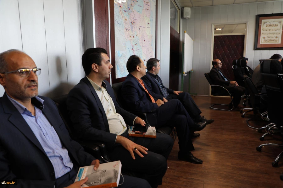 دکتر خنیفر در جلسه شورای مدیران سازمان مرکزی:

امیدواریم از قانون نویسی و قانون خوانی به قانون دانی و اجرای قانون برسیم 4