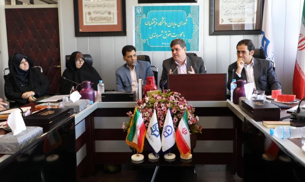 دکتر خنیفر در جلسه شورای مدیران سازمان مرکزی:

امیدواریم از قانون نویسی و قانون خوانی به قانون دانی و اجرای قانون برسیم 5