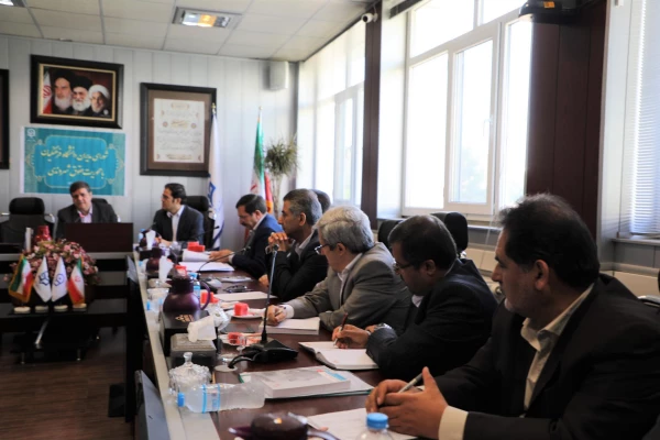 دکتر خنیفر در جلسه شورای مدیران سازمان مرکزی:

امیدواریم از قانون نویسی و قانون خوانی به قانون دانی و اجرای قانون برسیم 10