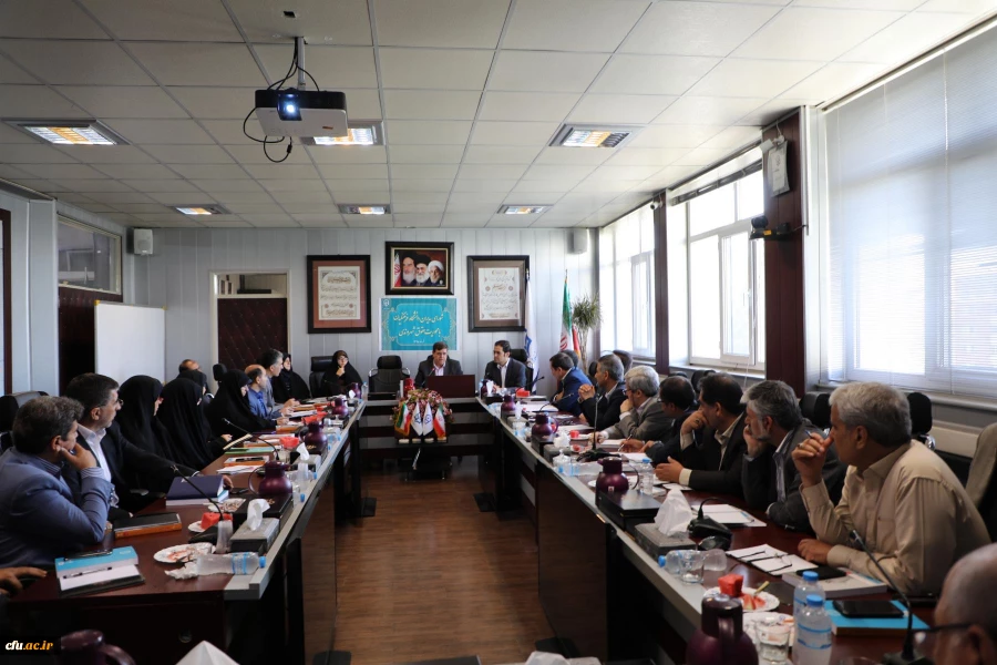 دکتر خنیفر در جلسه شورای مدیران سازمان مرکزی:

امیدواریم از قانون نویسی و قانون خوانی به قانون دانی و اجرای قانون برسیم 11