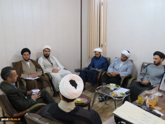 نشست صمیمی ائمه محترم جماعت پردیس های استان یزد با مدیریت استان و مسئول نهاد
 4
