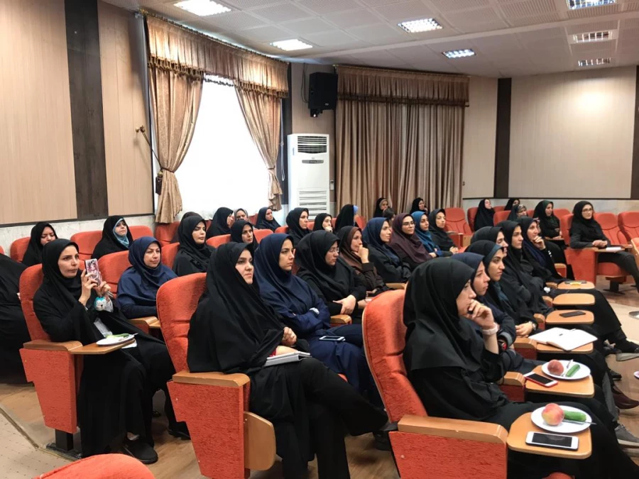 نشست آموزشی "نگاهی نو به زندگی" با حضور دکتر شاهین فرهنگ برگزار شد. 4