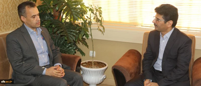 دیدار سرپرست دانشگاه فرهنگیان یزد با رئیس سازمان مدیریت و برنامه ریزی استان
 2