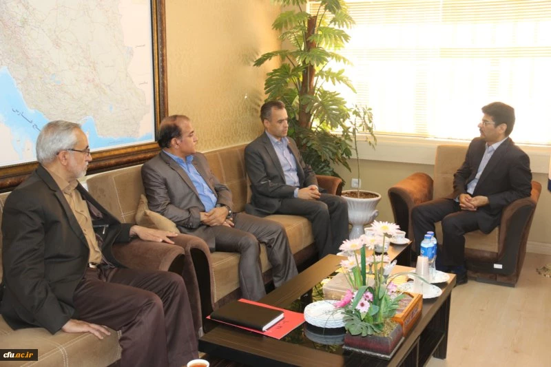 دیدار سرپرست دانشگاه فرهنگیان یزد با رئیس سازمان مدیریت و برنامه ریزی استان
 4