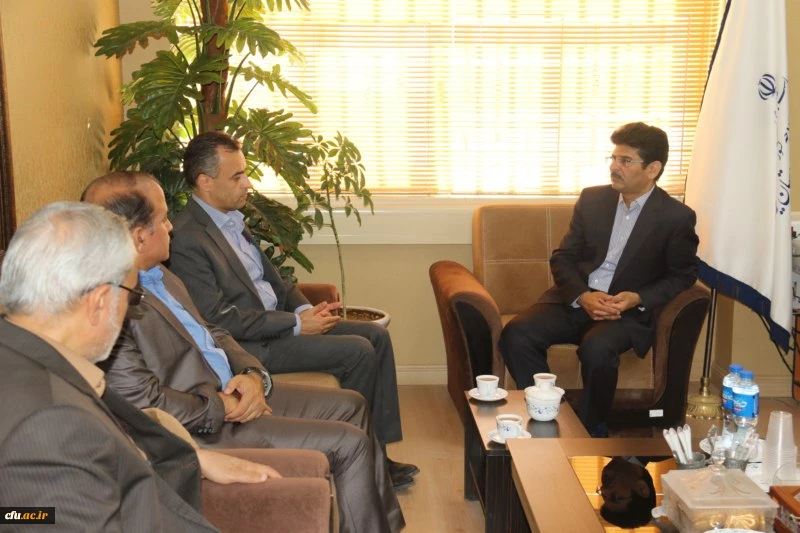 دیدار سرپرست دانشگاه فرهنگیان یزد با رئیس سازمان مدیریت و برنامه ریزی استان
 5