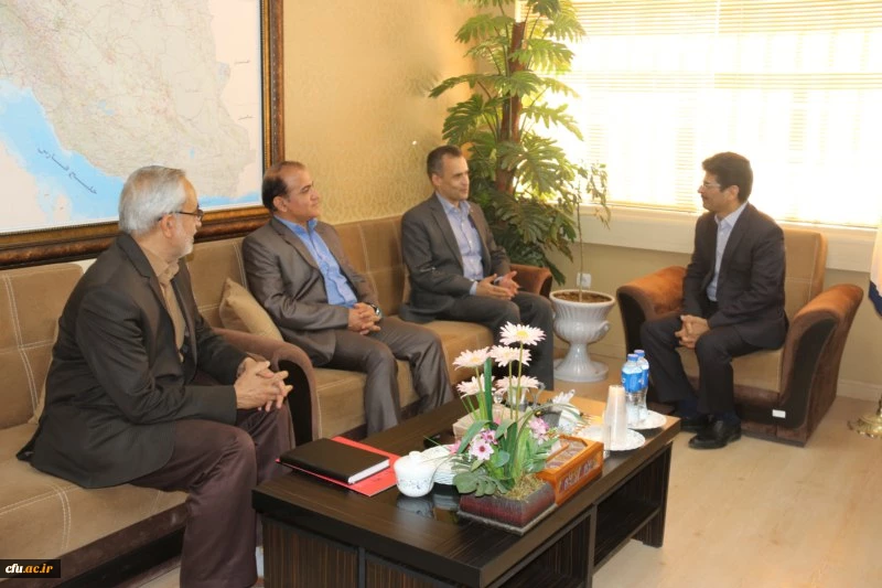 دیدار سرپرست دانشگاه فرهنگیان یزد با رئیس سازمان مدیریت و برنامه ریزی استان
 6