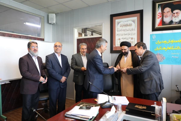 مراسم تکریم و معارفه  مدیران پیشین و جدید اداره کل شاهد و ایثارگران برگزار شد 10