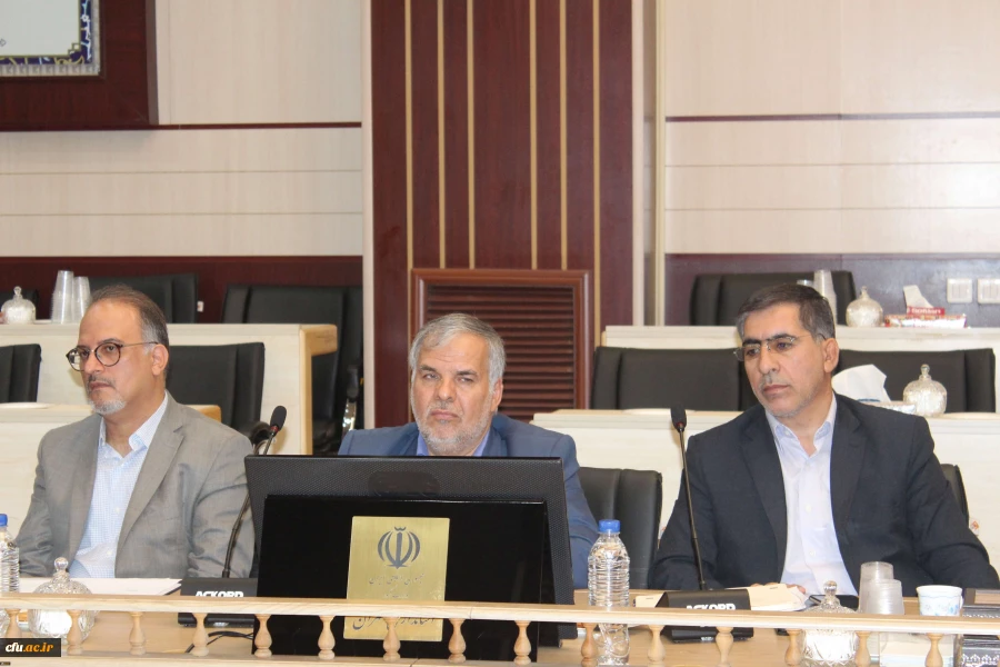 با حضور دکتر انوشیروان محسنی بندپی استاندار تهران برگزار شد: 

جلسه هیأت امنای دانشگاه فرهنگیان استان تهران 2