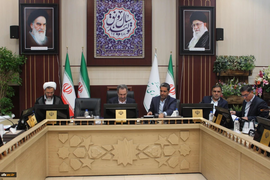 با حضور دکتر انوشیروان محسنی بندپی استاندار تهران برگزار شد: 

جلسه هیأت امنای دانشگاه فرهنگیان استان تهران 2