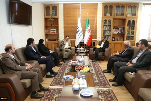 درنشست معاون آموزشی و تحصیلات تکمیلی دانشگاه فرهنگیان با استاندار چهارمحال و بختیاری بیان شد:

دانشگاه فرهنگیان مؤثرترین دانشگاه کشور است 4