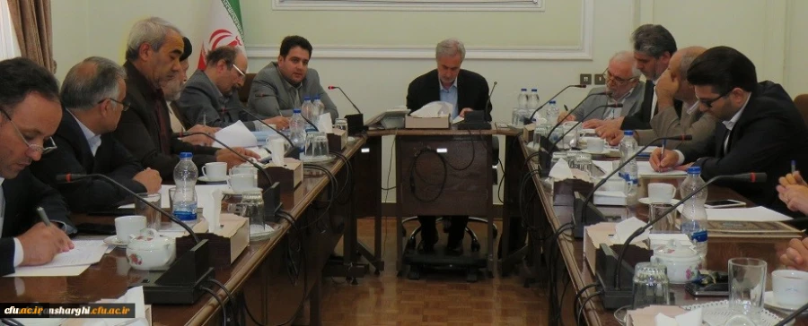 معاون آموزشی و تحصیلات تکمیلی دانشگاه در جلسه  هیات امنای استانی دانشگاه فرهنگیان آذربایجان شرقی:
حضور و خدمت در دانشگاه فرهنگیان افتخار بزرگی است که نصیب ما شده است  2