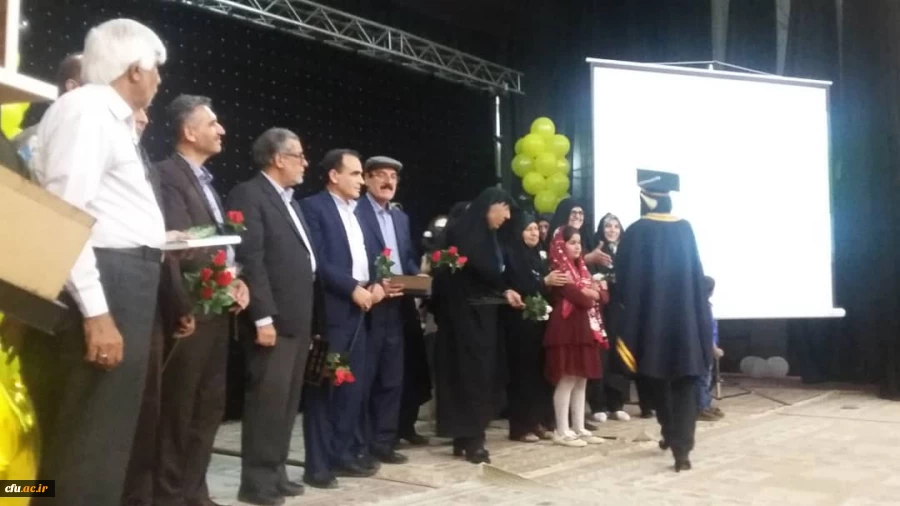 دومین  آیین دانش آموختگی دانشجومعلمان رشته آموزش ابتدایی واحد دانشگاهی زینب کبری(س)کازرون برگزار شد . 3