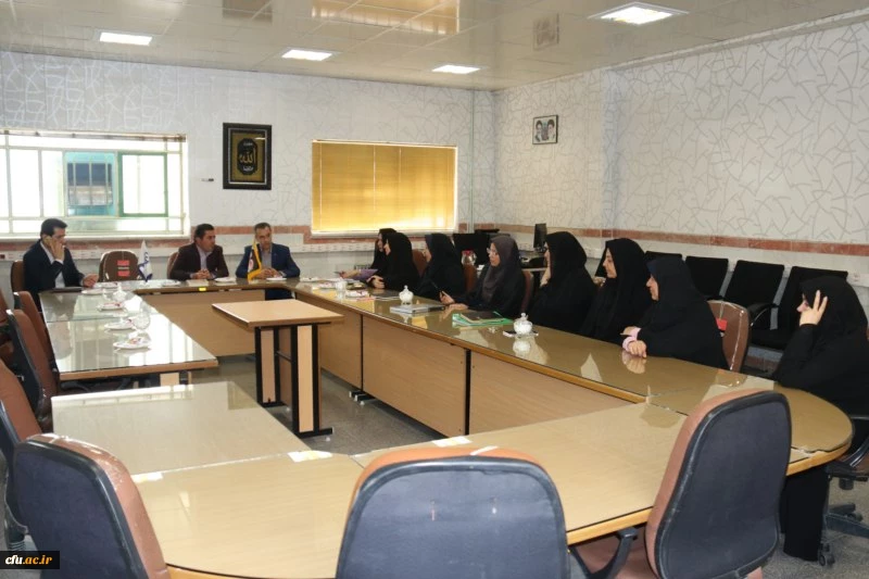 نشست مدیران حوزه معاونت آموزشی و تحصیلات تکمیلی دانشگاه فرهنگیان با کارشناسان حوزه معاونت آموزشی پردیس های استان یزد
 5