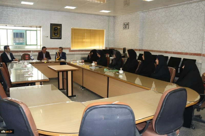 نشست مدیران حوزه معاونت آموزشی و تحصیلات تکمیلی دانشگاه فرهنگیان با کارشناسان حوزه معاونت آموزشی پردیس های استان یزد
 7