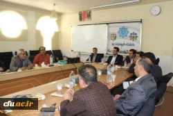 نشست اعضای هیئت علمی پردیس های استان یزد با مدیران حوزه معاونت آموزشی و تحصیلات تکمیلی دانشگاه فرهنگیان
 7