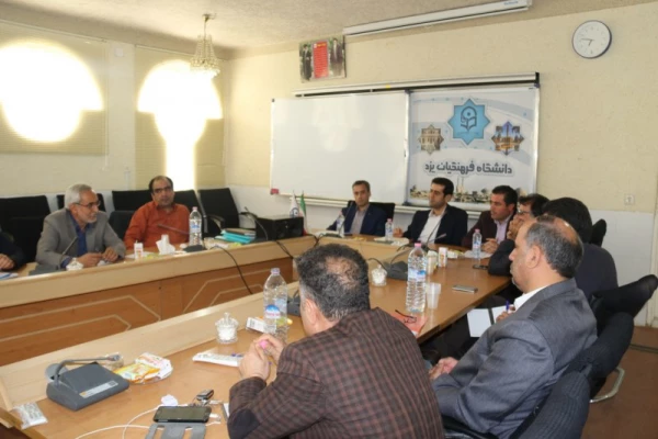 نشست اعضای هیئت علمی پردیس های استان یزد با مدیران حوزه معاونت آموزشی و تحصیلات تکمیلی دانشگاه فرهنگیان
 7