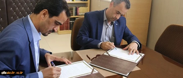 در راستای بهره گیری متقابل از منابع اطلاعاتی، ظرفیت ها و فرصت های پژوهشی، مطالعاتی صورت پذیرفت:

انعقاد تفاهم نامه همکاری فی مابین مرکز اسناد و کتابخانه ملی استان و دانشگاه فرهنگیان یزد
 2