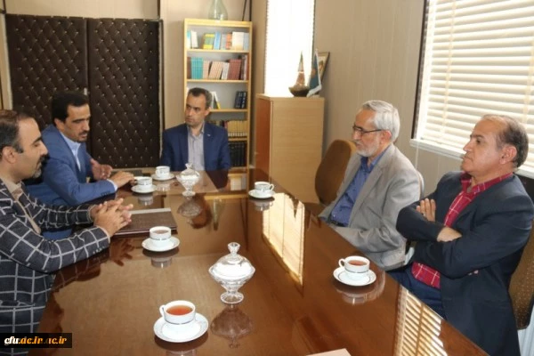 در راستای بهره گیری متقابل از منابع اطلاعاتی، ظرفیت ها و فرصت های پژوهشی، مطالعاتی صورت پذیرفت:

انعقاد تفاهم نامه همکاری فی مابین مرکز اسناد و کتابخانه ملی استان و دانشگاه فرهنگیان یزد
 3