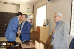 در راستای بهره گیری متقابل از منابع اطلاعاتی، ظرفیت ها و فرصت های پژوهشی، مطالعاتی صورت پذیرفت:

انعقاد تفاهم نامه همکاری فی مابین مرکز اسناد و کتابخانه ملی استان و دانشگاه فرهنگیان یزد
 6