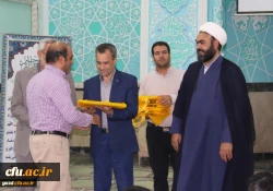 مراسم تجلیل از خادمان و فعالان عرصه نماز، قرآن و عترت پردیس های استان یزد برگزار شد.
 2