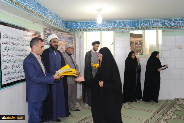 مراسم تجلیل از خادمان و فعالان عرصه نماز، قرآن و عترت پردیس های استان یزد برگزار شد.
 3
