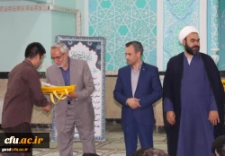 مراسم تجلیل از خادمان و فعالان عرصه نماز، قرآن و عترت پردیس های استان یزد برگزار شد.
 4