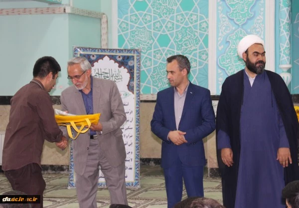 مراسم تجلیل از خادمان و فعالان عرصه نماز، قرآن و عترت پردیس های استان یزد برگزار شد.
 4