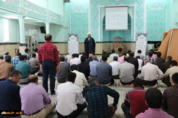 مراسم تجلیل از خادمان و فعالان عرصه نماز، قرآن و عترت پردیس های استان یزد برگزار شد.
 8