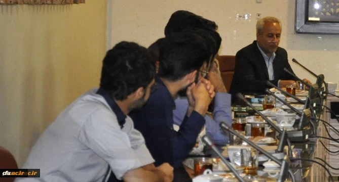 توسط معاون آموزشی، پژوهشی و فرهنگی پردیس شهید بهشتی انجام شد:
ارائه افتخارات پژوهشی دانشگاه فرهنگیان خراسان رضوی در سال گذشته