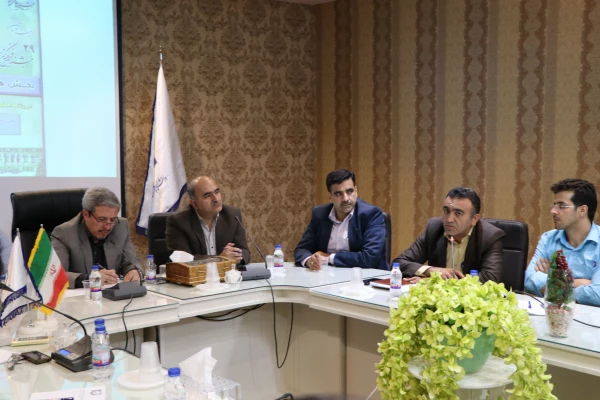 نشست مدیر کل و مسئولین حوزه فرهنگی دانشگاه با کارشناسان فرهنگی و اجتماعی