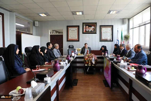 با حضور دکتر خنیفر در شورای دانشگاه فرهنگیان انجام شد؛

تقدیر از حمایت های دکتر معروفی درکسب مقام اول دومین جشنواره کشوری ورزش های همگانی دانشجو معلمان 2