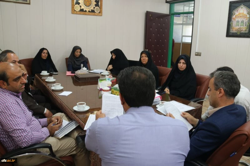 برگزاری جلسه شورای آموزشی استان به منظور برنامه ریزی دوره آموزشی تابستانی
 7