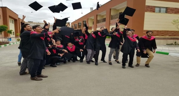 جشن دانش آموختگی  دانشجو معلمان  دانشگاه فرهنگیان لرستان در جوار حرم مطهر ثامن الحجج (ع) برگزار شد.