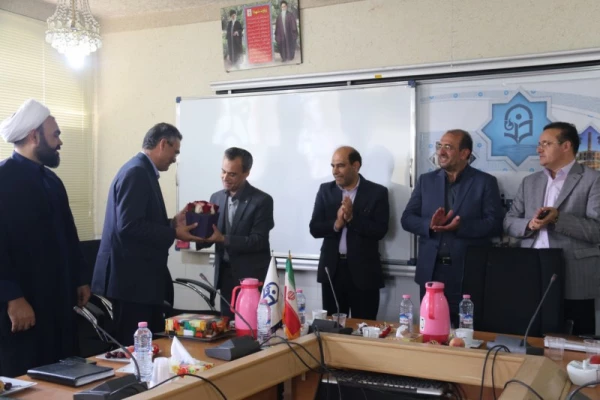 با حضور مسئولان سازمان مرکزی دانشگاه فرهنگیان برگزار شد:

مراسم معارفه معاون هماهنگی مدیریت امور پردیس های دانشگاه فرهنگیان یزد 2