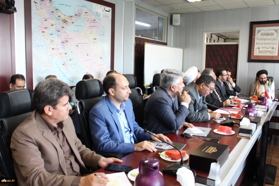 دکتر خنیفردر نشست مدیران دانشگاه با محوریت گام دوم انقلاب:

بیانیه گام دوم انقلاب، برخودسازی و ابر نظریه نظام انقلاب اسلامی و نتیجه آن ایجاد تمدن اسلامی است 2