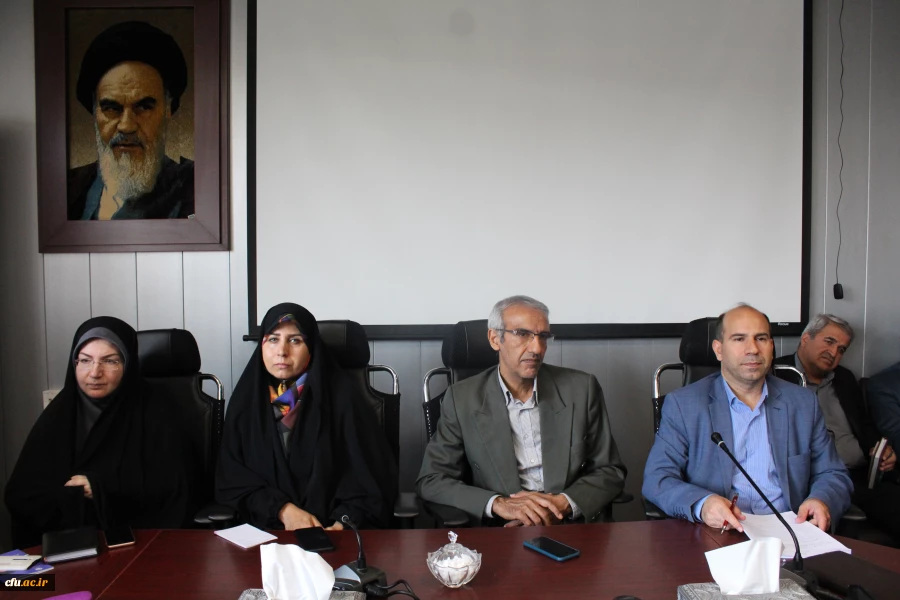 دکتر خنیفردر نشست مدیران دانشگاه با محوریت گام دوم انقلاب:

بیانیه گام دوم انقلاب، برخودسازی و ابر نظریه نظام انقلاب اسلامی و نتیجه آن ایجاد تمدن اسلامی است 3