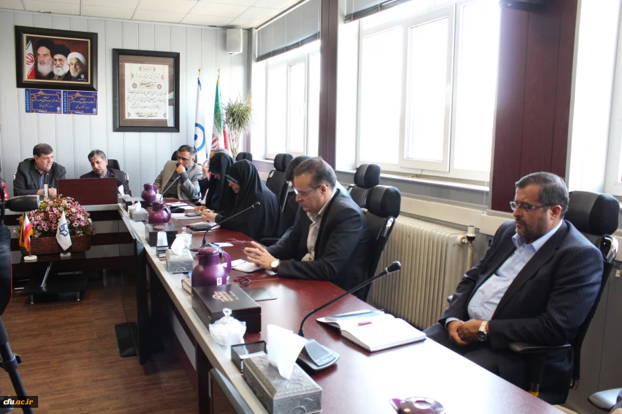 دکتر خنیفردر نشست مدیران دانشگاه با محوریت گام دوم انقلاب:

بیانیه گام دوم انقلاب، برخودسازی و ابر نظریه نظام انقلاب اسلامی و نتیجه آن ایجاد تمدن اسلامی است 4